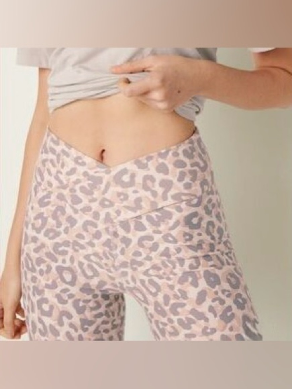 VS PINK Pink Leopard Print V Crossover Waist Flare Pants Size Large - Picture 2 of 7